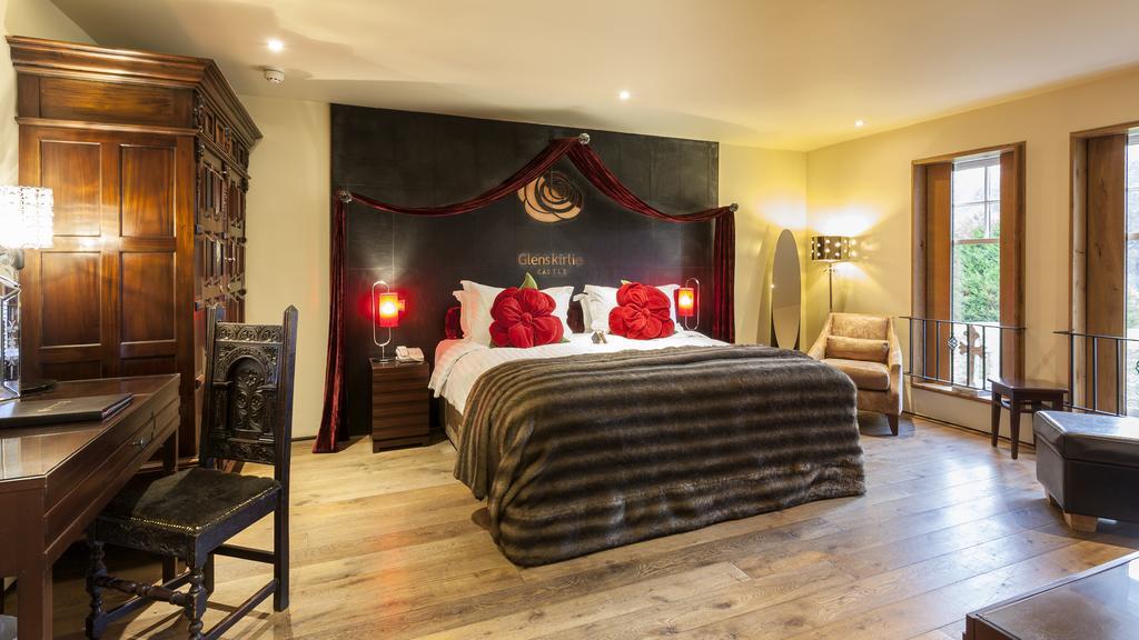 Glenskirlie Castle Hotel Banknock Buitenkant foto