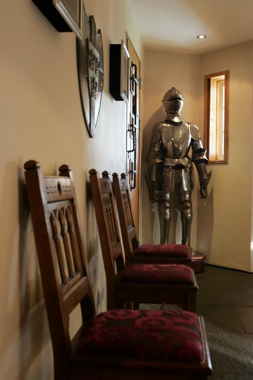 Glenskirlie Castle Hotel Banknock Buitenkant foto