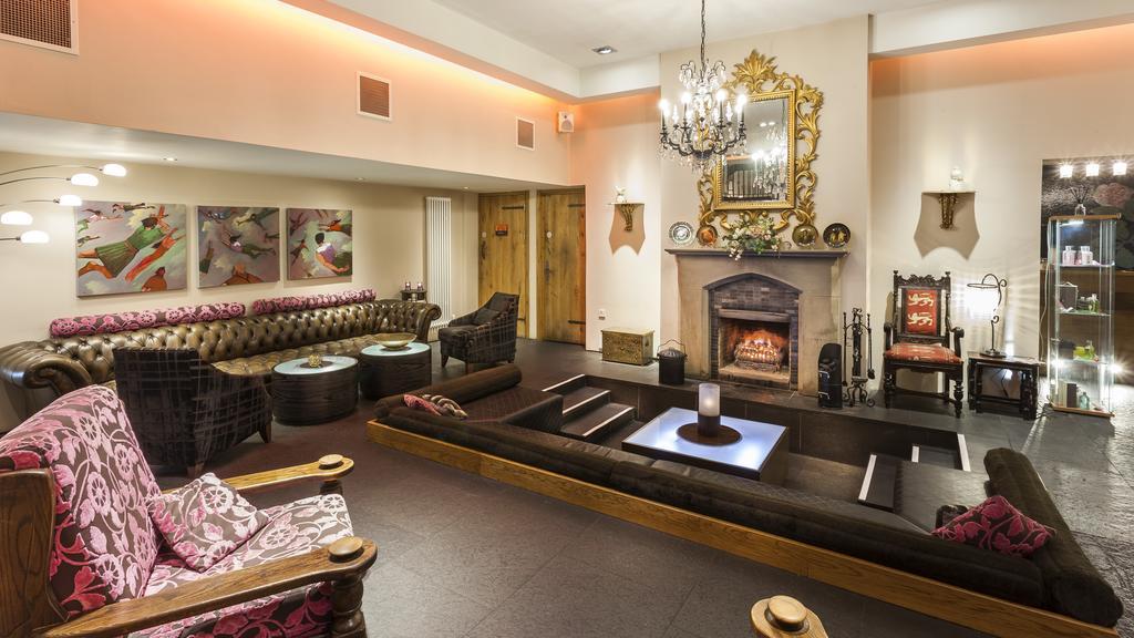 Glenskirlie Castle Hotel Banknock Buitenkant foto